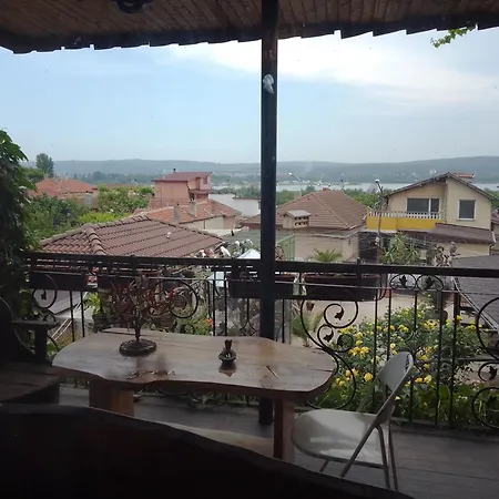 Πανσιόν Guest Amazonka